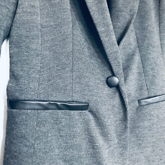 Women’s Grey Blazer w/ black pleather collar - Picture 4 of 4